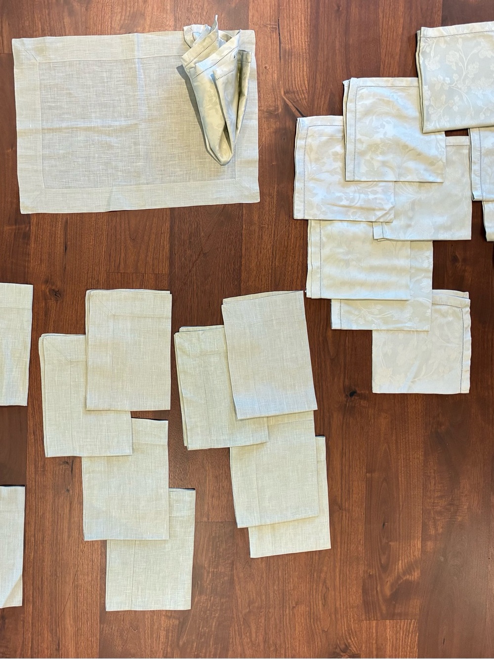 Frette Linen-Blend Placemats and Napkins Set in jaquard